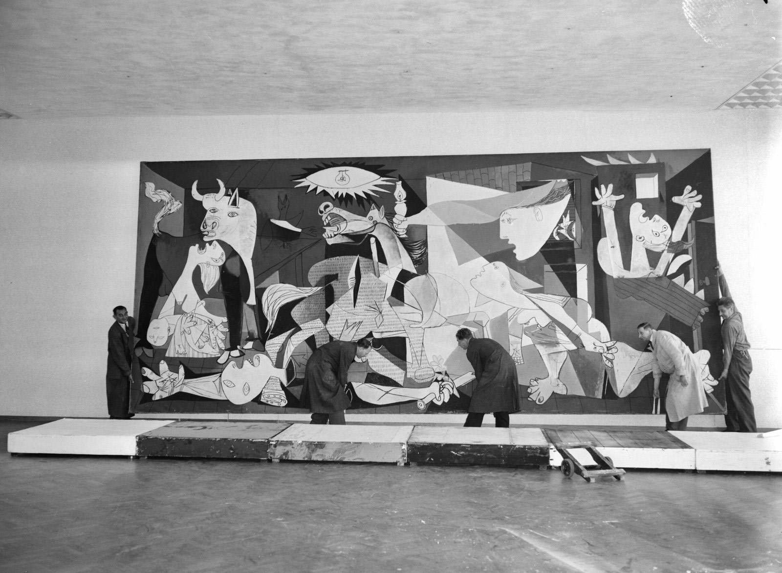 Pablo Picasso, ‘Guernica’, oil on canvas, 776x351 cm, 1937, Reina Sofia National Museum of the Arts, Madrid