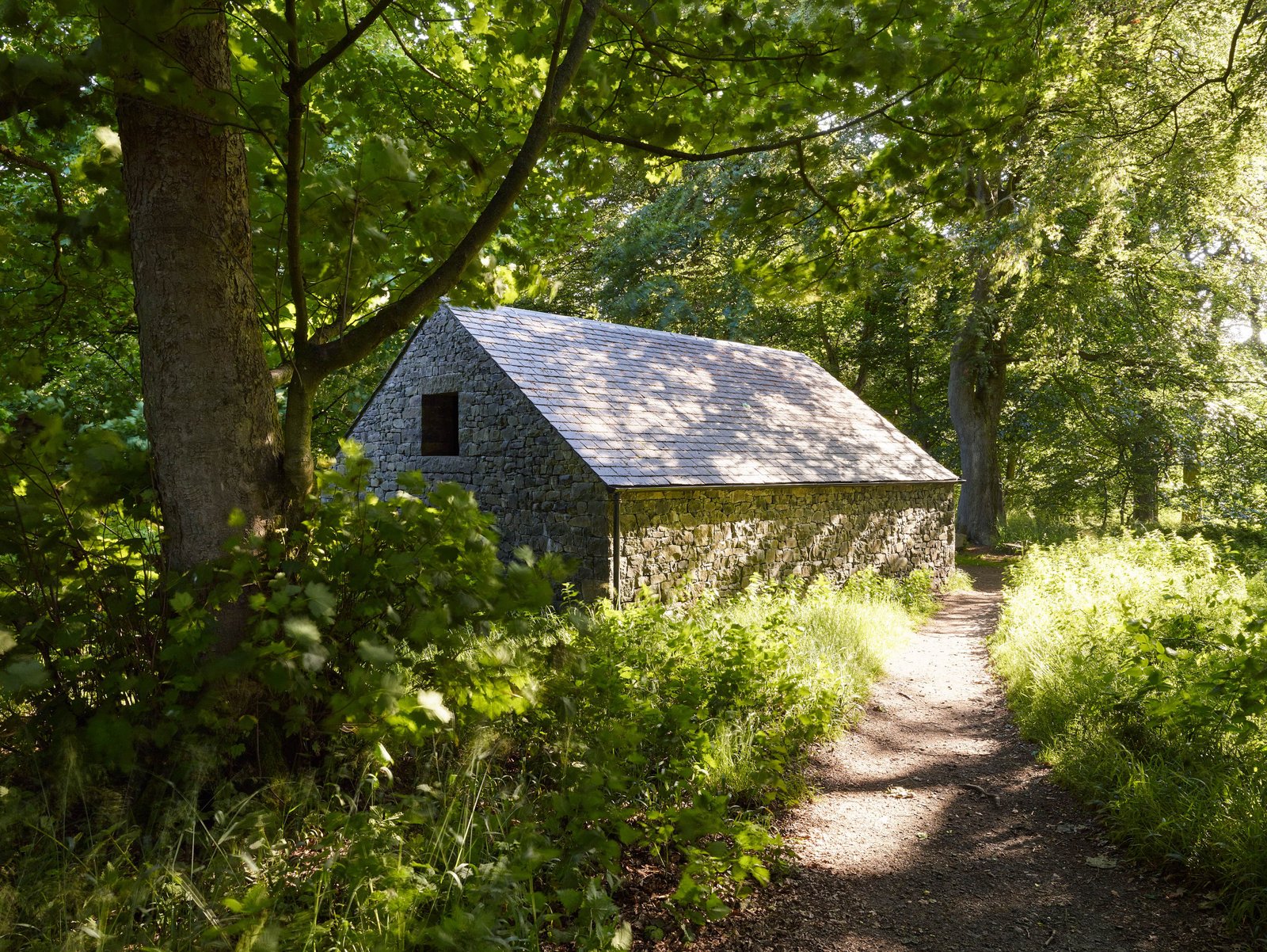 Andy Goldsworthy, Stone House, 2009, photograph by Allan Pollok Morris, courtesy of Jupiter Artland
