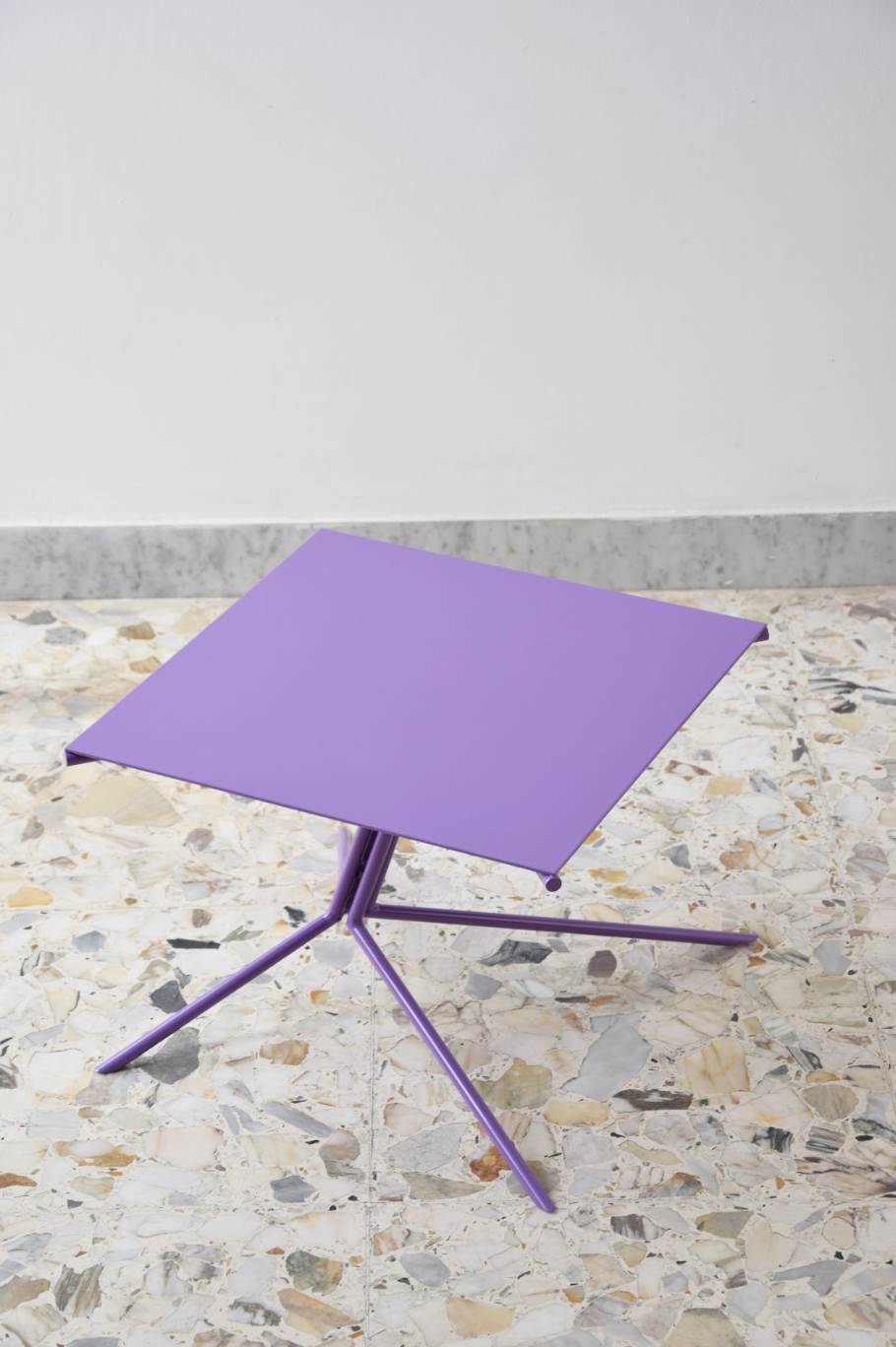 Tavolo che cammina - Viola cover